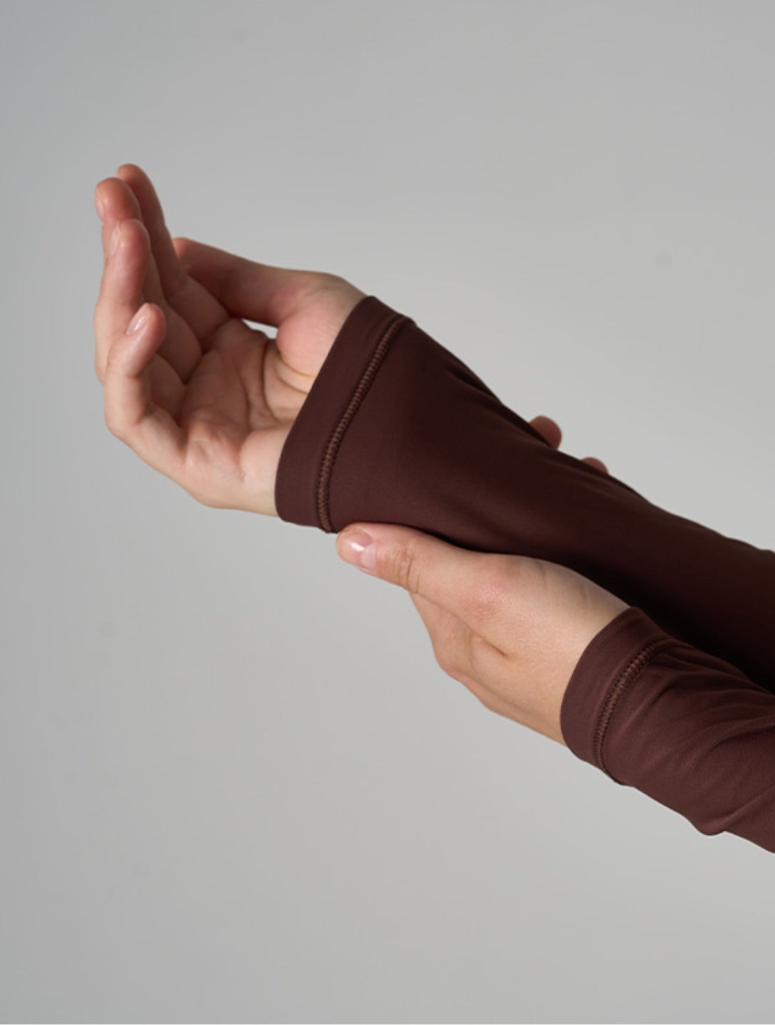 Den glatte bodystocking med lange ærmer